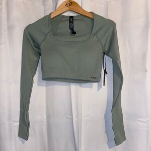 NWT SAVAGE X FENTY SPORT BY RIHANNA LONG SLEEVE Crop Top Ribbed Seamless Green